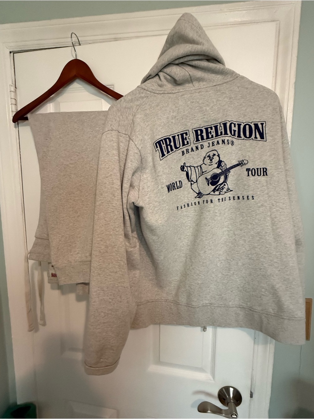 True Religion Light Gray Zip Hoodie & Sweatpants Set Medium - Picture 2 of 3